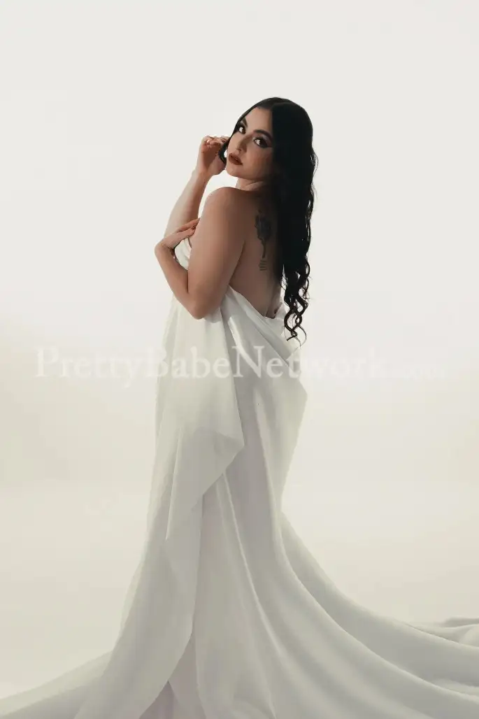 Ojaswini - Hot Erotic Model Escort in Sector 43, Noida